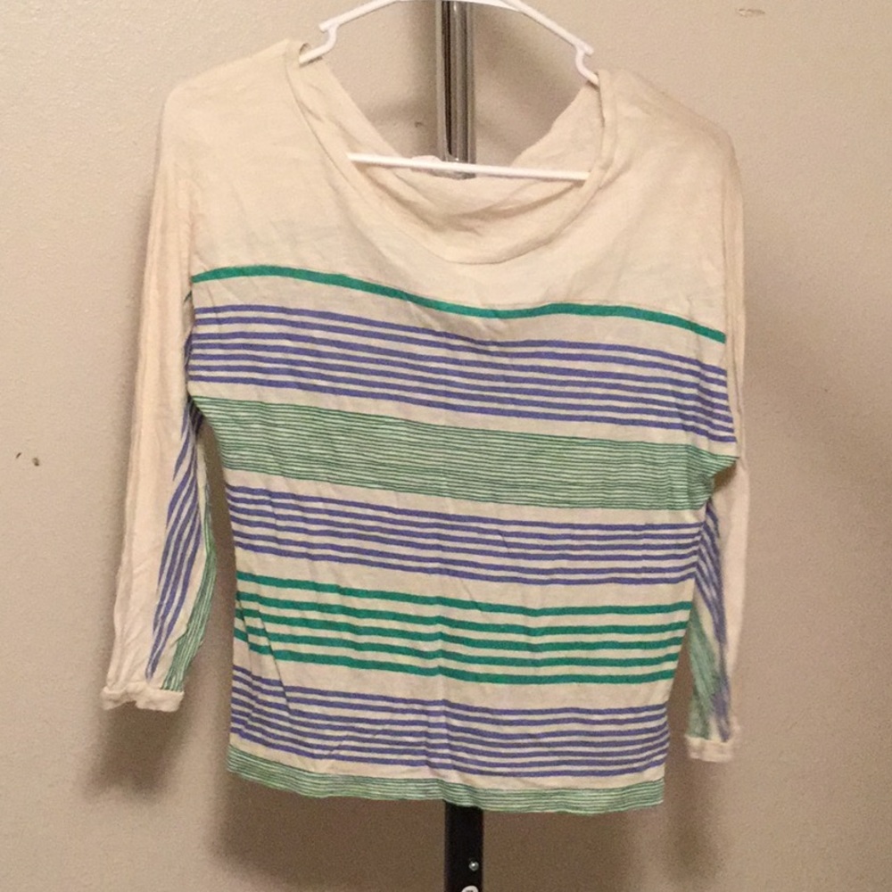 Quarter sleeve stripe shirt